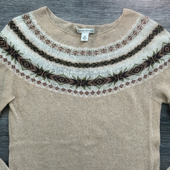 Banana Republic | Cashmere Angoral Wool Fair Isle Olive Green Neutral Sweater - Picture 3 of 10